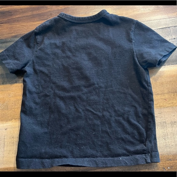 Baby Gap Size 3 Black T-Shirt with Orange/Reddish Dinosaur - Picture 2 of 3